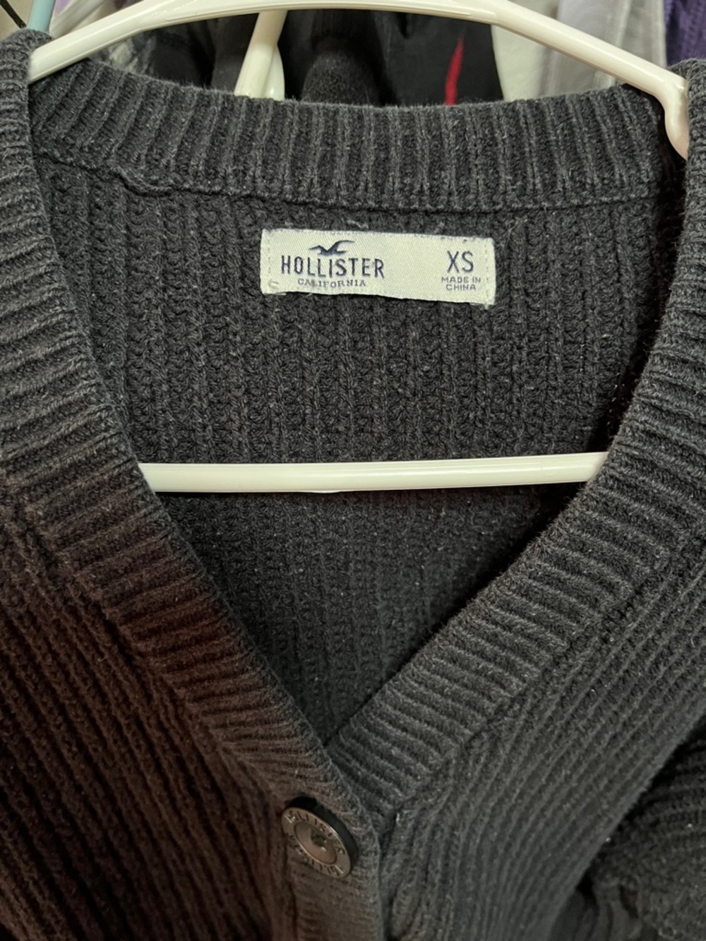 Hollister Dark Charcoal Ribbed V-Neck Button Cardigan - Picture 2 of 4